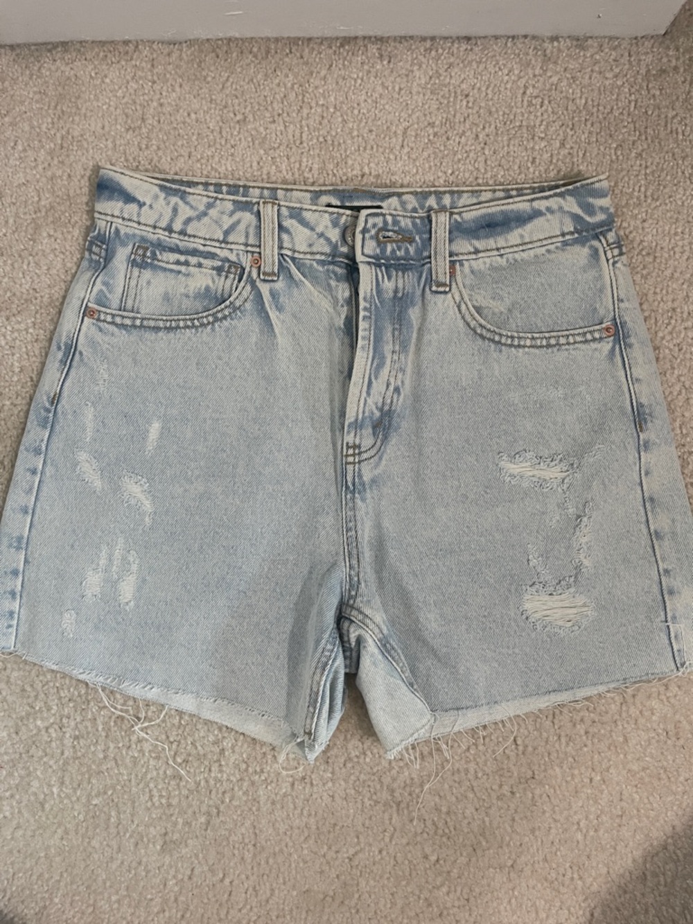Wild Fable super high-rise cutoff shorts
Size 6